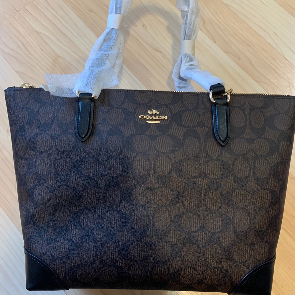 Coach Sig Zip Tote - NWT